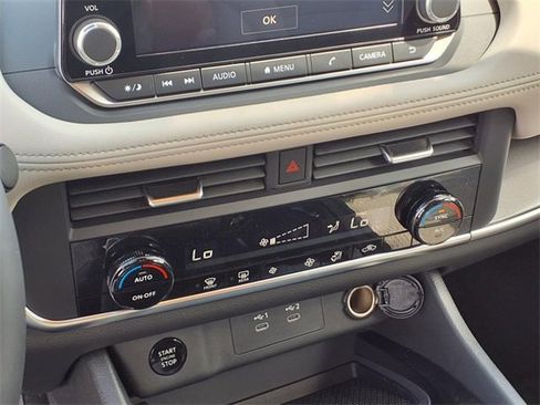 New 2025 Nissan Rogue SV image 13