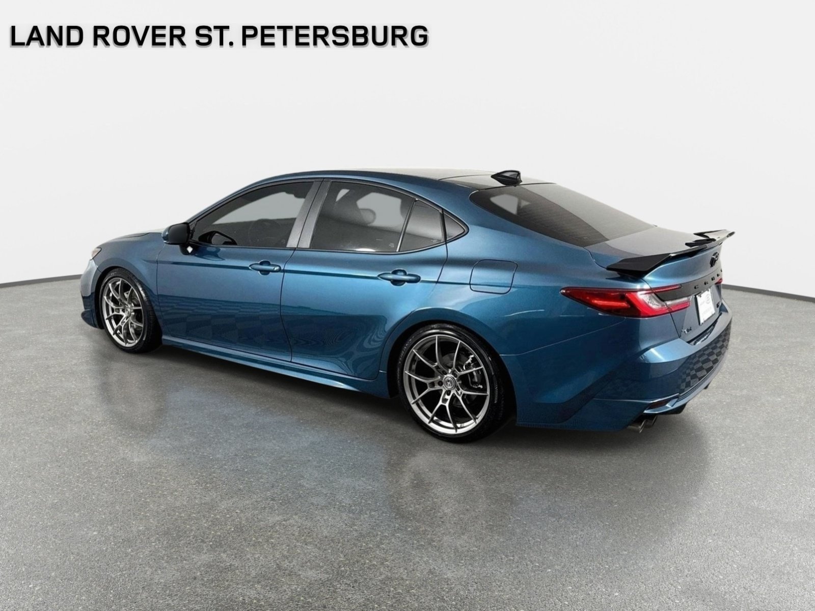 Used 2025 Toyota Camry XSE FWD image 7