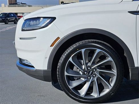 Certified 2022 Lincoln Nautilus Reserve w/ Equipment Group 202A image 9