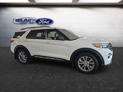 Used 2020 Ford Explorer XLT w/ Equipment Group 202A AWD/4WD image 8