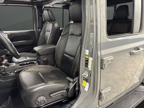 Used 2022 Jeep Gladiator Overland image 4