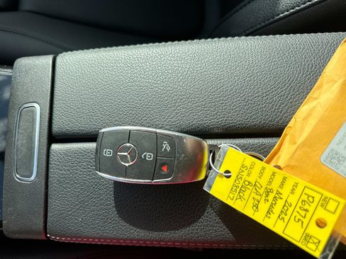 Used 2025 Mercedes-Benz CLA 250 4MATIC image 29