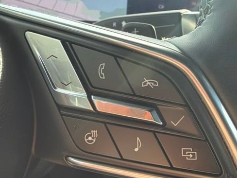 Certified 2025 Buick Enclave Preferred w/ Power Package AWD/4WD image 19