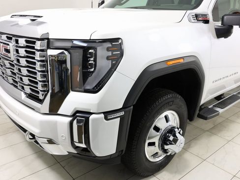 Used 2024 GMC Sierra 3500 Denali w/ Denali Reserve Package image 49