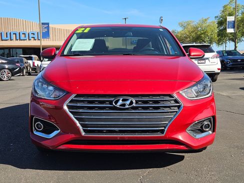 Used 2021 Hyundai Accent SEL image 2