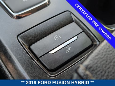 Certified 2019 Ford Fusion SE FWD image 31