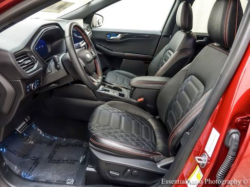 Certified 2023 Ford Escape ST-Line Elite w/ Premium Technology Package AWD/4WD image 10
