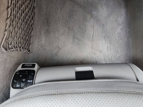 Used 2005 Mercedes-Benz E 320 Sedan image 38