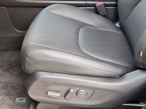 New 2026 Kia Carnival SX w/ SX Dark Edition Package FWD image 18