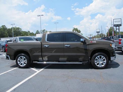 Used 2023 Chevrolet Silverado 1500 LTZ w/ LTZ Convenience Package II AWD/4WD image 2