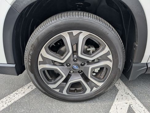 Used 2025 Subaru Ascent Touring AWD/4WD image 11