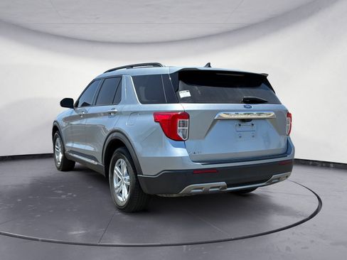 Used 2023 Ford Explorer XLT w/ Equipment Group 202A RWD image 4