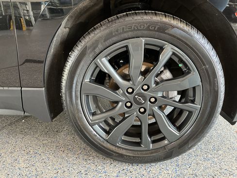 Used 2023 Chevrolet Equinox RS FWD image 33