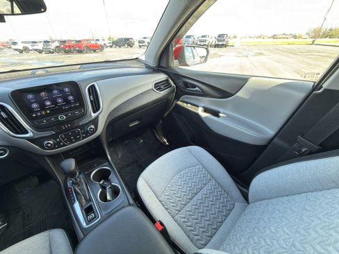 Used 2024 Chevrolet Equinox LT image 39