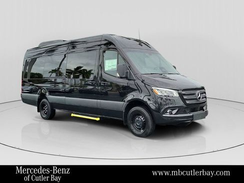New 2025 Mercedes-Benz Sprinter 3500 image 1