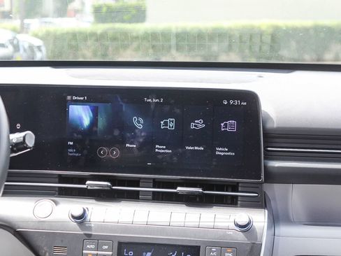 Certified 2025 Hyundai Kona SEL AWD/4WD image 18