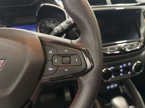 Used 2022 Chevrolet TrailBlazer RS w/ Sun and Liftgate Package image 19