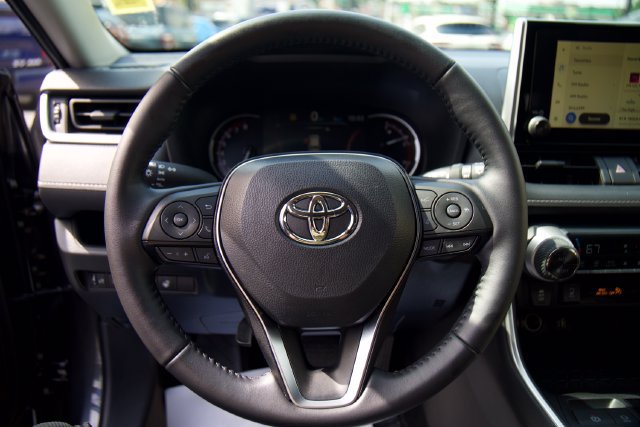 Used 2025 Toyota RAV4 XLE w/ Weather Package AWD/4WD image 17