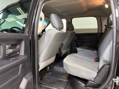 Used 2018 RAM 2500 Tradesman w/ Chrome Appearance Group image 29