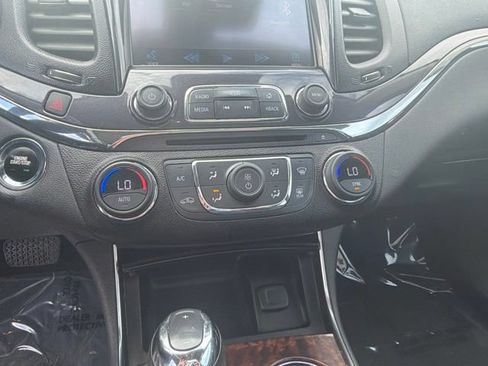Used 2014 Chevrolet Impala LTZ FWD image 28
