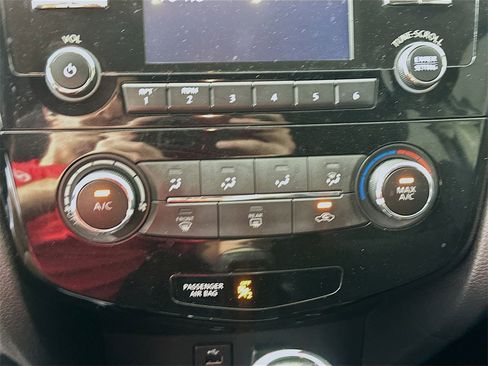 Used 2017 Nissan Rogue Sport S w/ S Appearance Package image 15