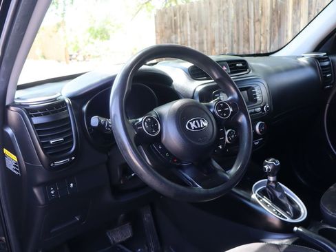 Used 2016 Kia Soul FWD image 15