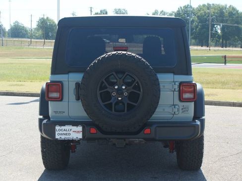 Used 2026 Jeep Wrangler Unlimited Sport AWD/4WD image 3