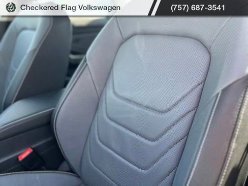 Used 2025 Volkswagen Jetta SEL FWD image 21