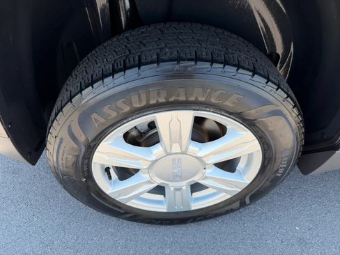 Used 2015 GMC Terrain SLE w/ Safety Package AWD/4WD image 14
