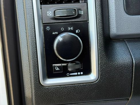 Used 2018 RAM 3500 SLT AWD/4WD image 29