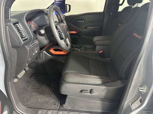 Used 2024 Nissan Frontier PRO-4X AWD/4WD image 8