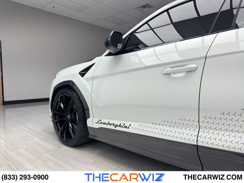 Used 2020 Lamborghini Urus image 17