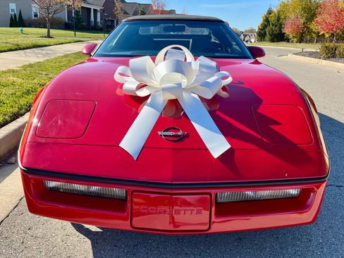 Used 1987 Chevrolet Corvette Convertible image 2