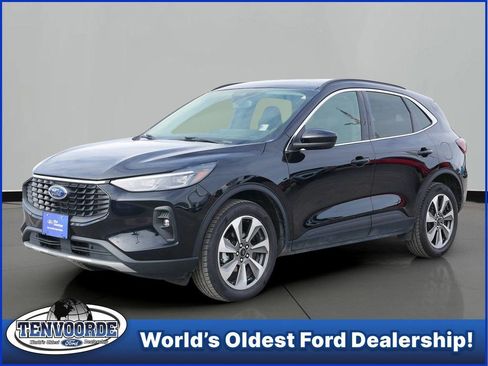 Certified 2025 Ford Escape Platinum AWD/4WD image 1