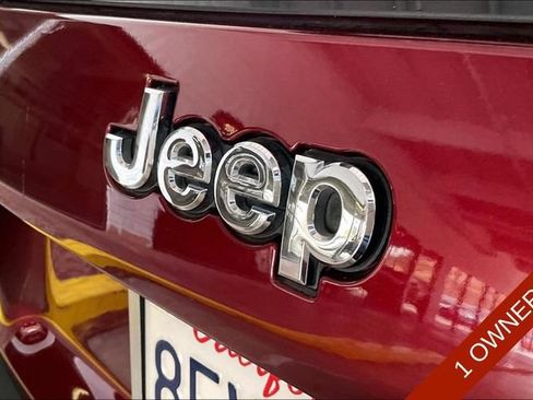 Used 2019 Jeep Cherokee Latitude w/ Popular Appearance Group FWD image 30