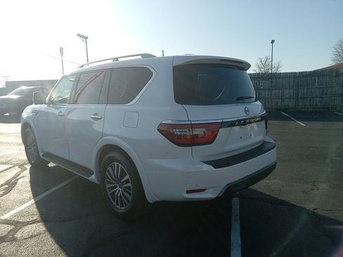 Used 2024 Nissan Armada SL image 5