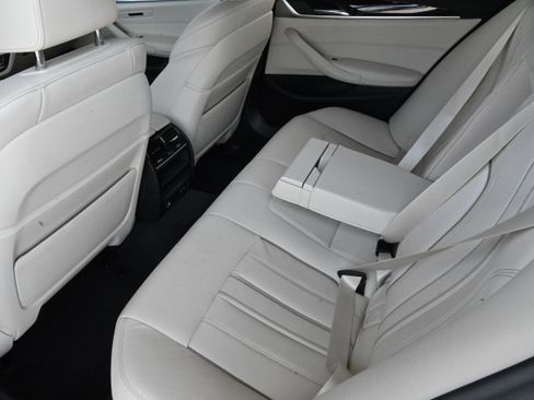 Used 2020 BMW 530i w/ Convenience Package RWD image 13