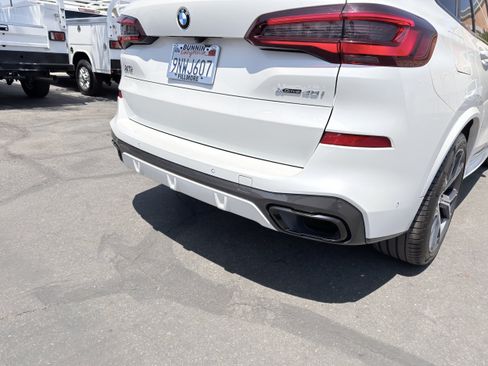 Used 2021 BMW X5 xDrive40i w/ M Sport Package AWD/4WD image 43