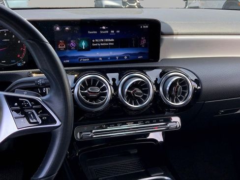 Used 2025 Mercedes-Benz CLA 250 4MATIC image 9