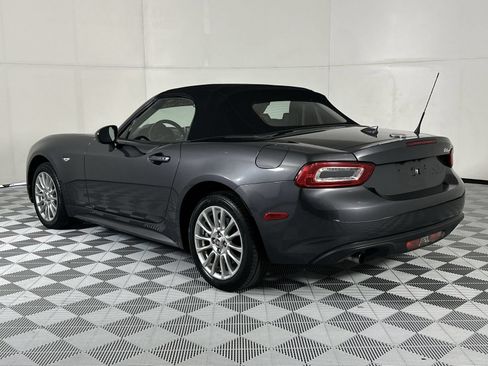 Used 2018 FIAT 124 Spider Classica w/ Technology & Siriusxm Group RWD image 6
