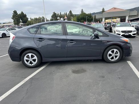 Used 2015 Toyota Prius Four w/ Deluxe Solar Roof Package FWD image 4