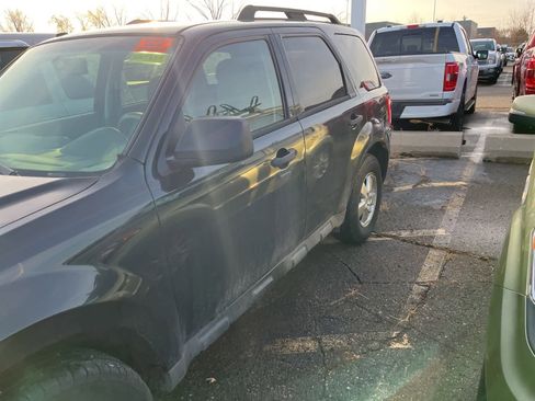 Used 2011 Ford Escape XLT image 7