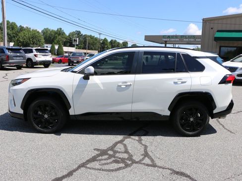 Used 2023 Toyota RAV4 SE AWD/4WD image 2