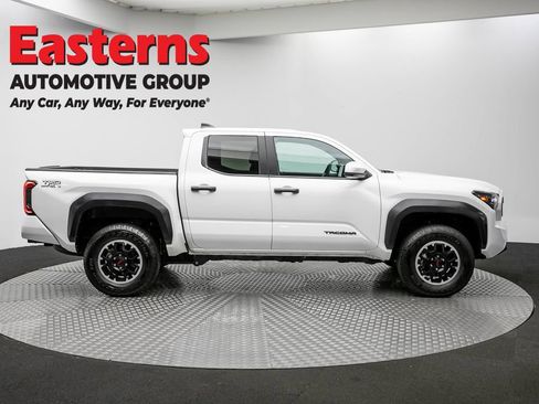 Used 2024 Toyota Tacoma TRD Off-Road AWD/4WD image 3