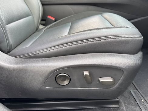 Used 2024 Chevrolet Blazer EV LT image 23