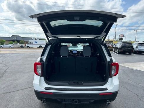 Used 2023 Ford Explorer ST-Line w/ Class IV Trailer Tow Package image 9