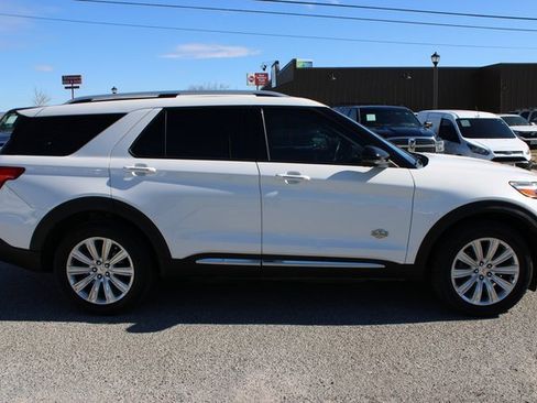 Used 2021 Ford Explorer King Ranch w/ Premium Technology Package image 4