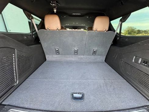 Used 2021 Chevrolet Suburban High Country RWD image 31