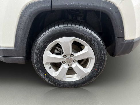Used 2020 Jeep Compass Latitude w/ Cold Weather Group AWD/4WD image 24