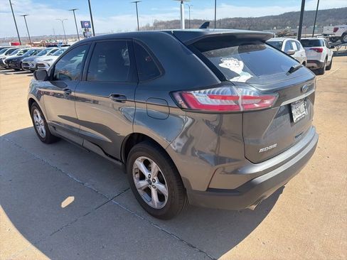 Used 2020 Ford Edge SE image 5